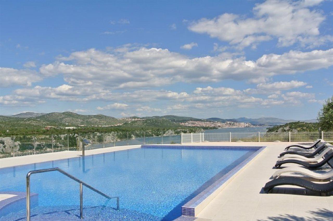 Hotel Panorama ชิเบนิก ภายนอก รูปภาพ