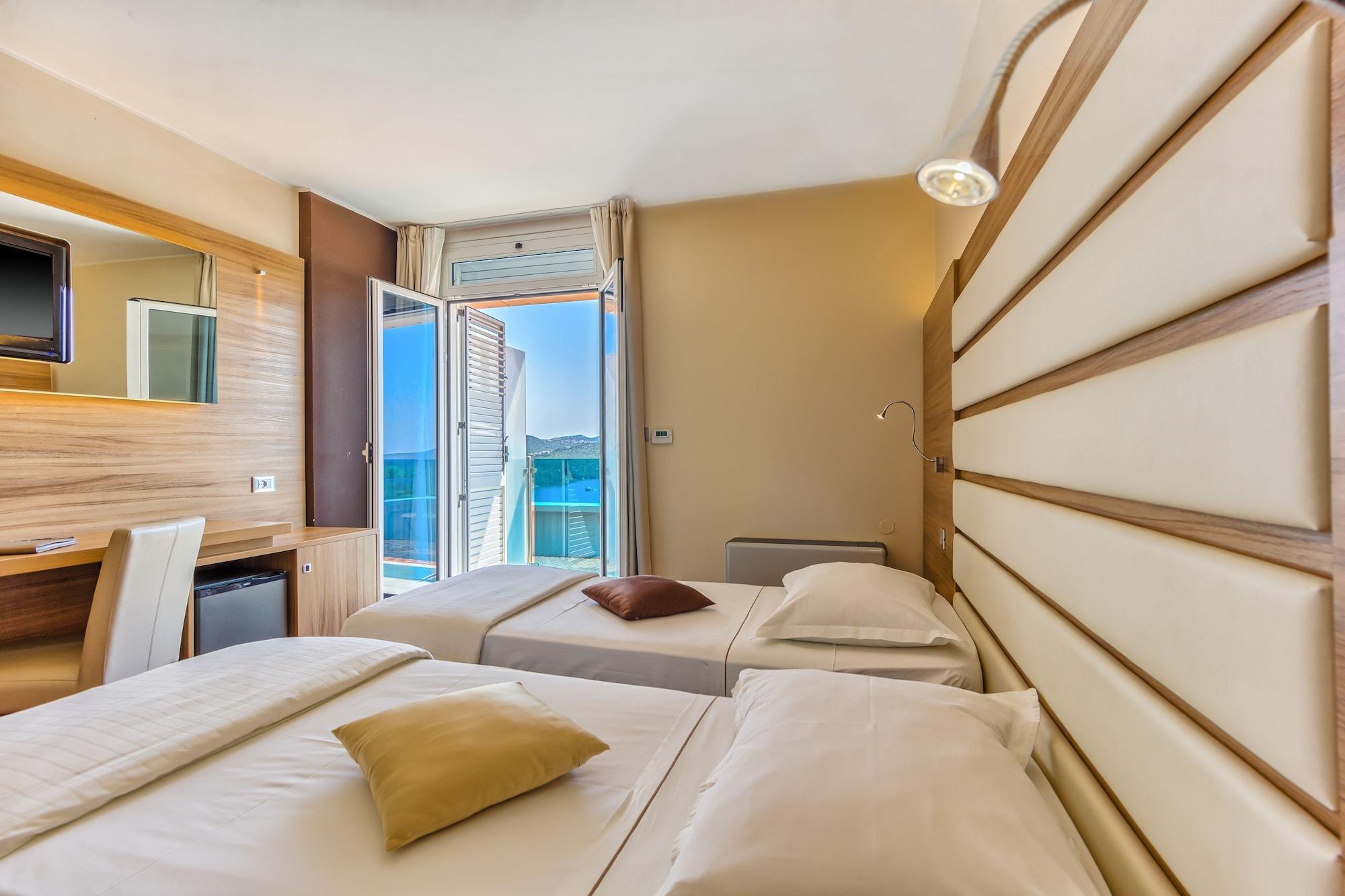Hotel Panorama ชิเบนิก ภายนอก รูปภาพ