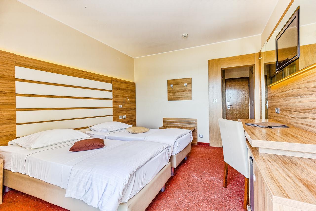 Hotel Panorama ชิเบนิก ภายนอก รูปภาพ