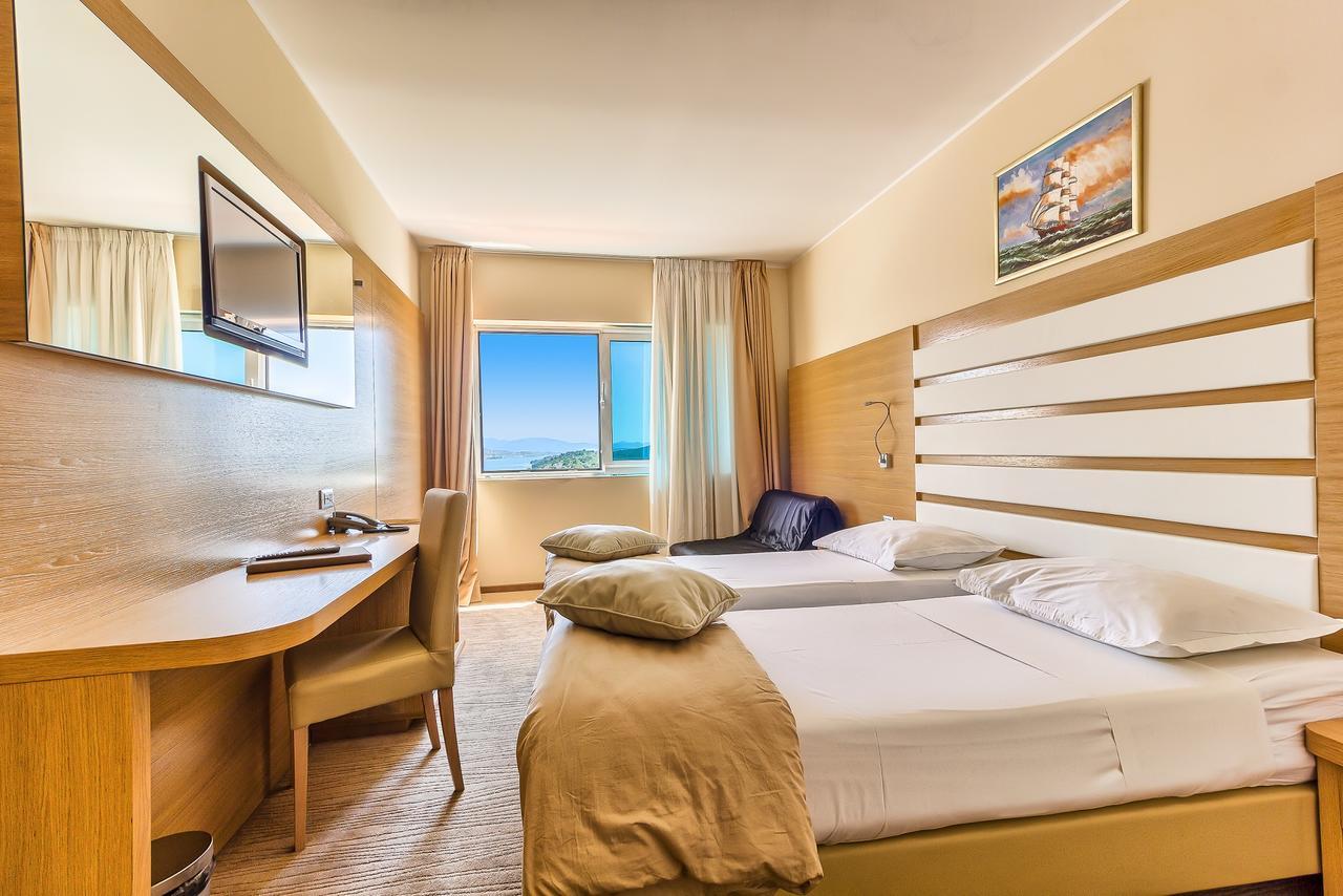 Hotel Panorama ชิเบนิก ภายนอก รูปภาพ
