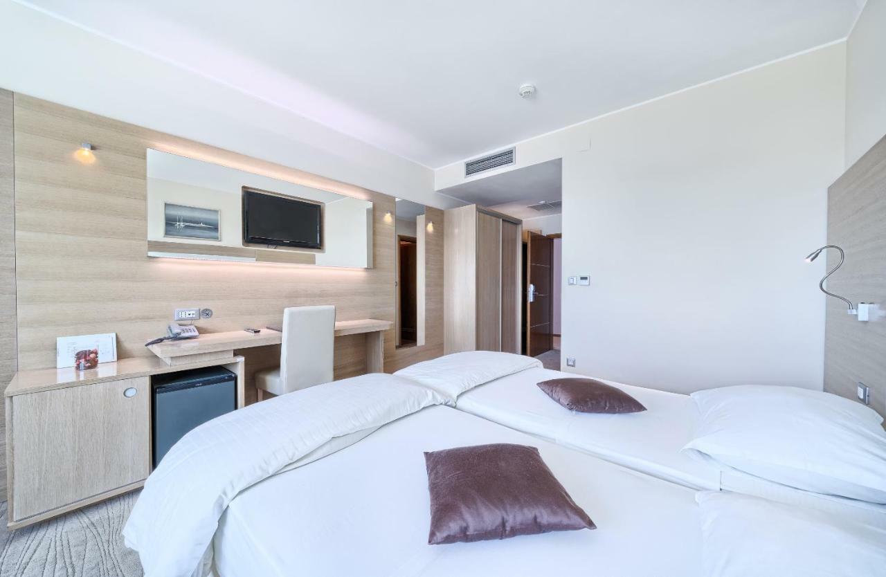 Hotel Panorama ชิเบนิก ภายนอก รูปภาพ