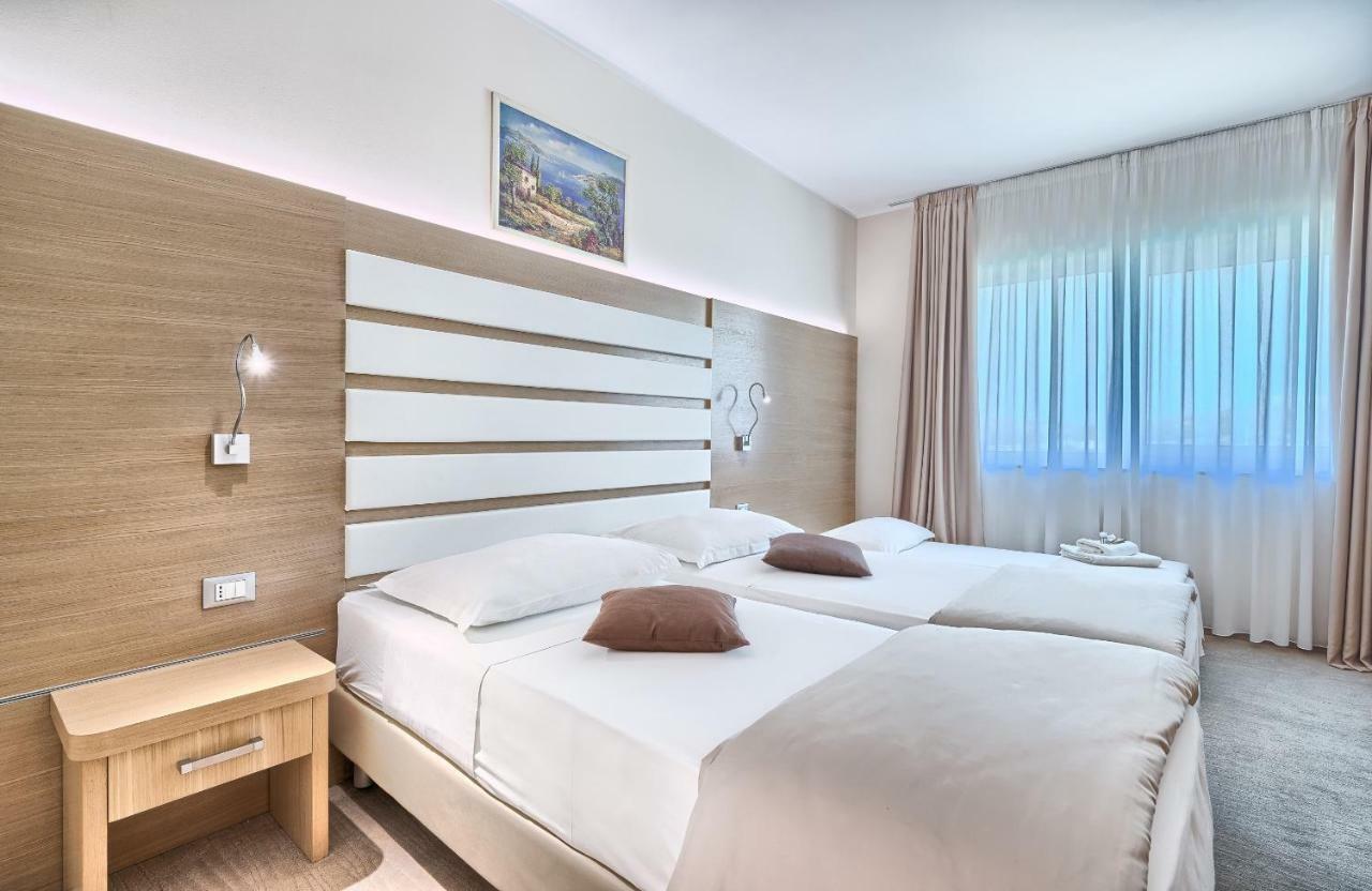 Hotel Panorama ชิเบนิก ภายนอก รูปภาพ