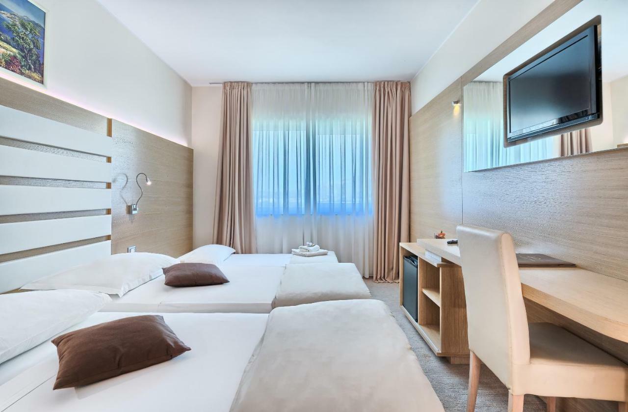 Hotel Panorama ชิเบนิก ภายนอก รูปภาพ